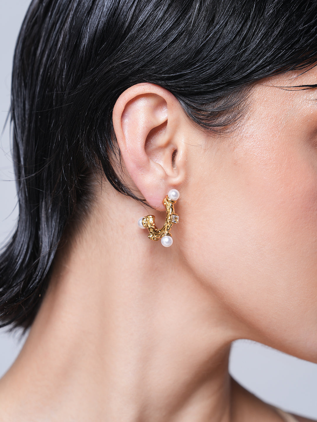 C-shaped Pearl Earrings