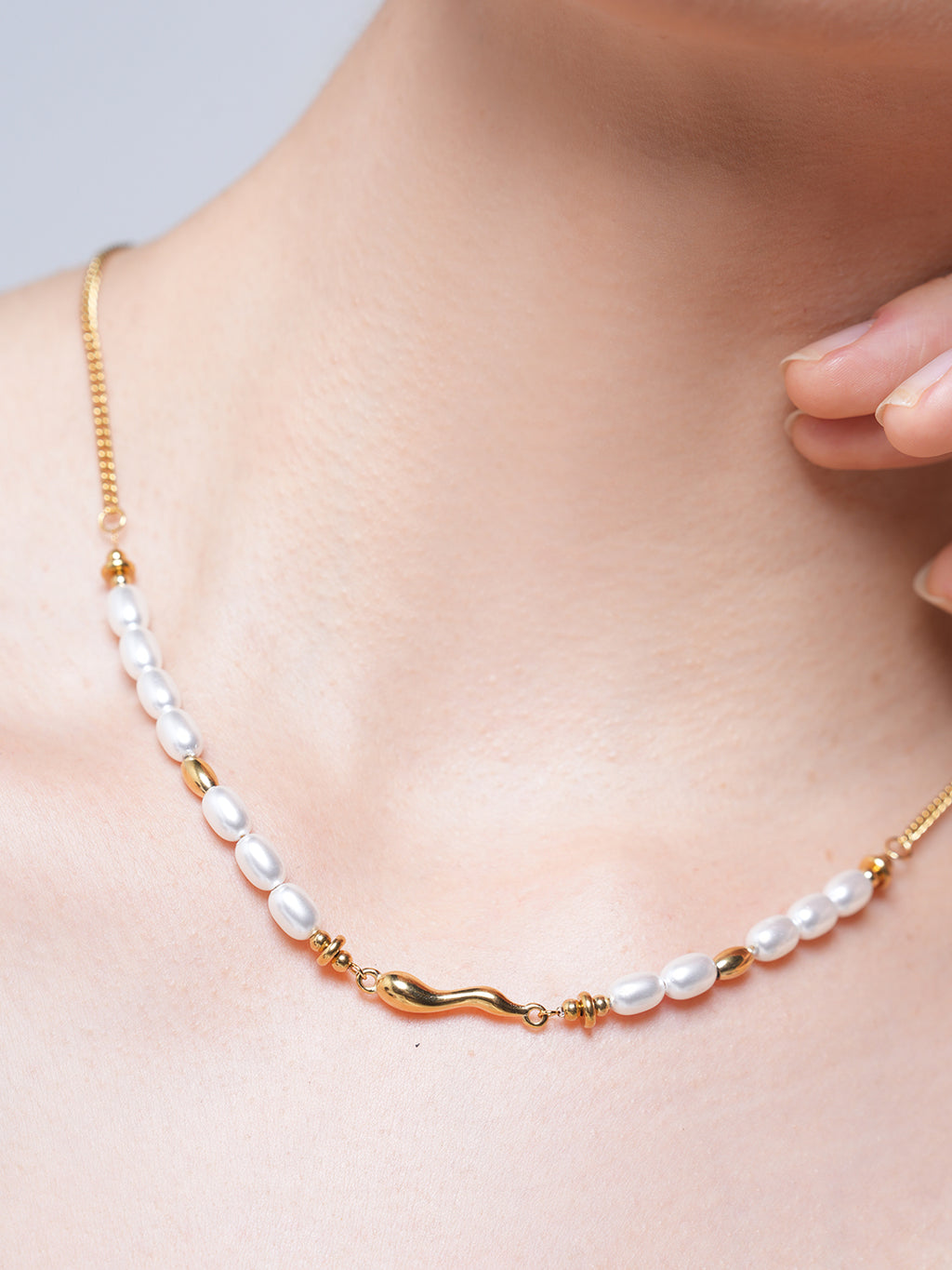 Glass Pearl Oval Pearl Necklace