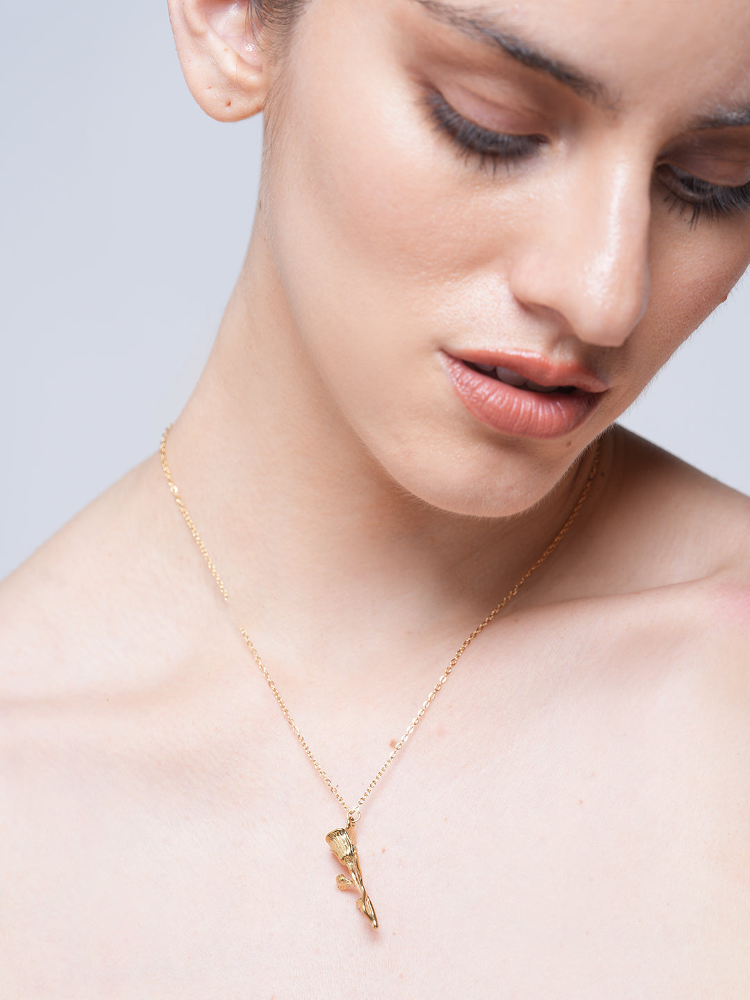 Three-dimensional Rose Pendant Necklace