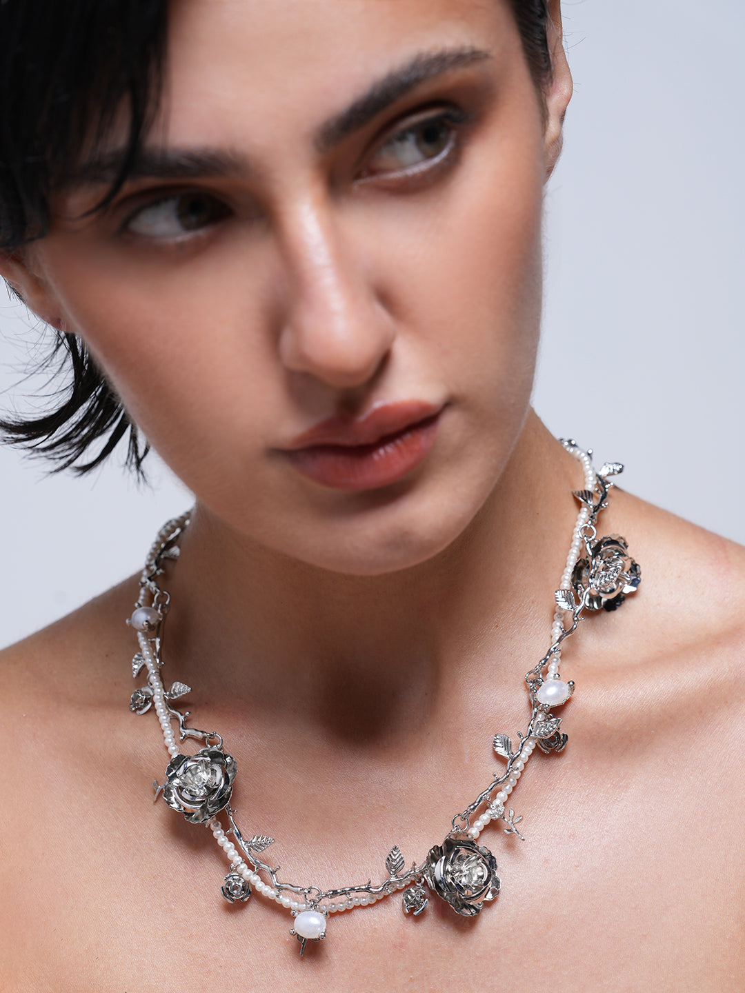 Light Luxury Beaded Stacked Flower Collarbone Necklace