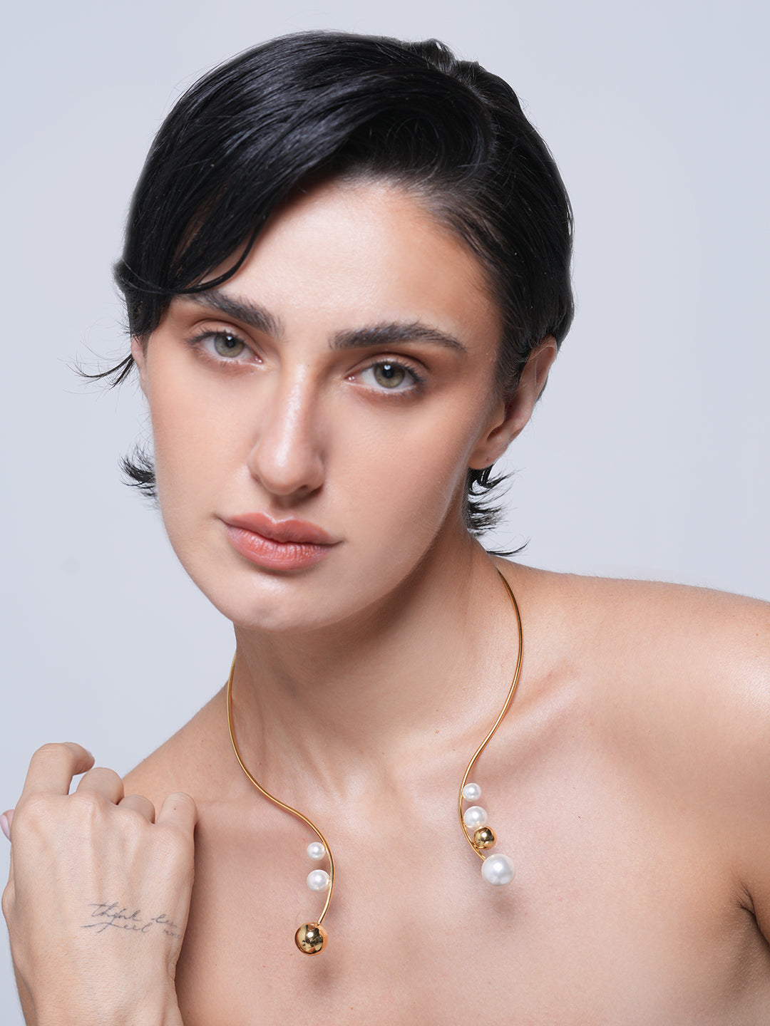 Pearl Torques Golden Stainless Steel Open Choker