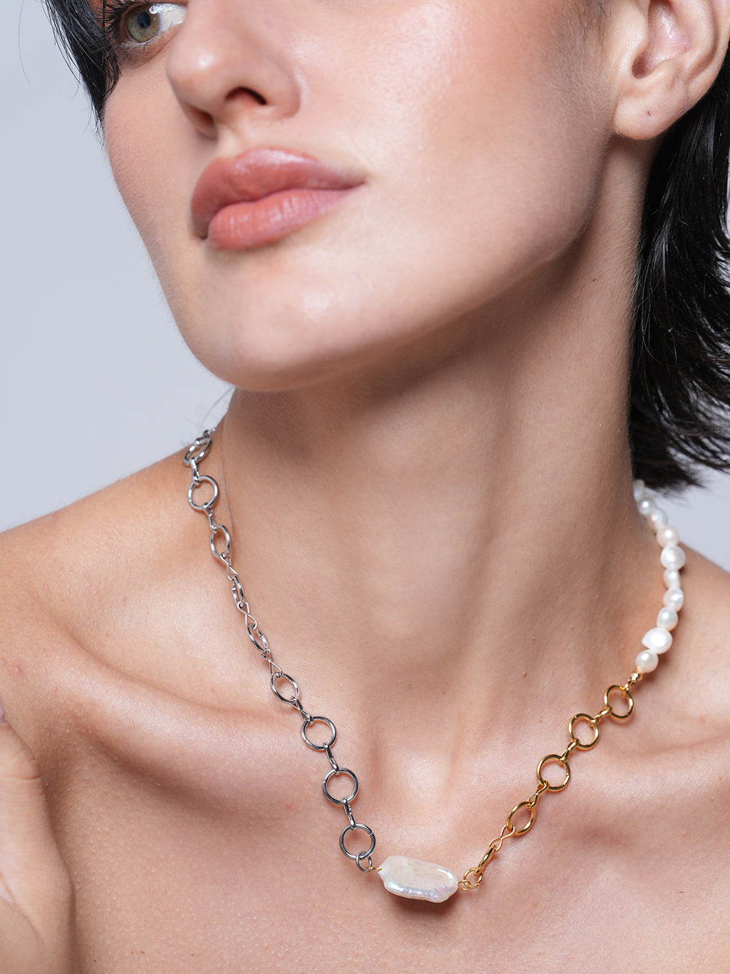 Two Tone Freshwater Pearl O-shaped Hollow Chain Necklace