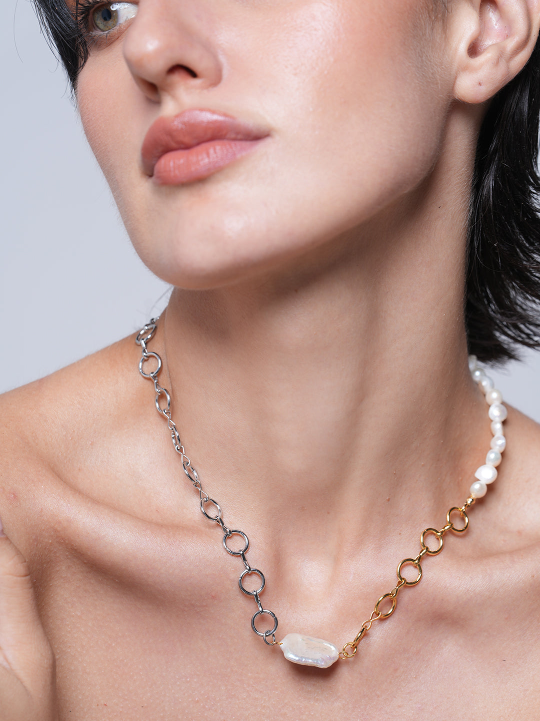 Two Tone Freshwater Pearl O-shaped Hollow Chain Necklace