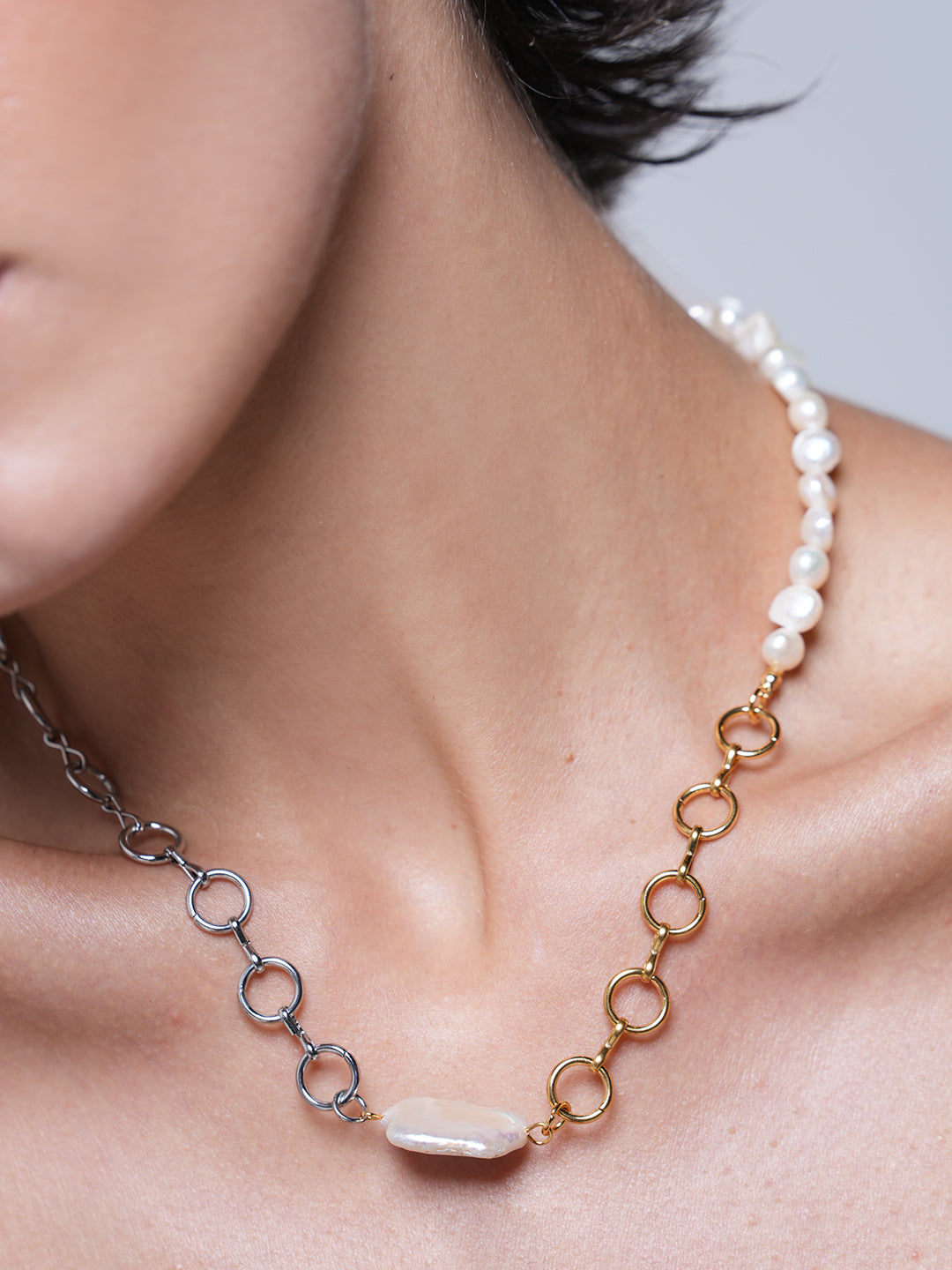 Two Tone Freshwater Pearl O-shaped Hollow Chain Necklace