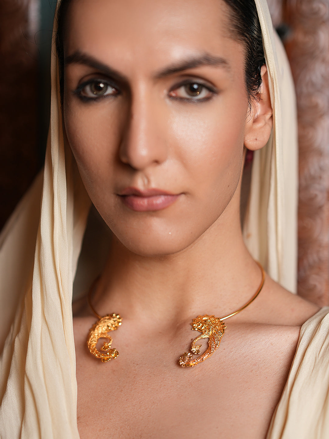 Sleek Gold Polished Hasli