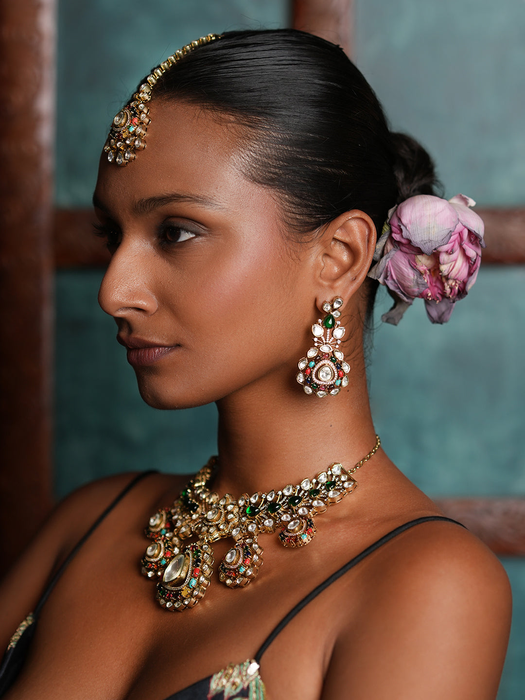 Premium Kundan Necklace with Navrattan Pendant