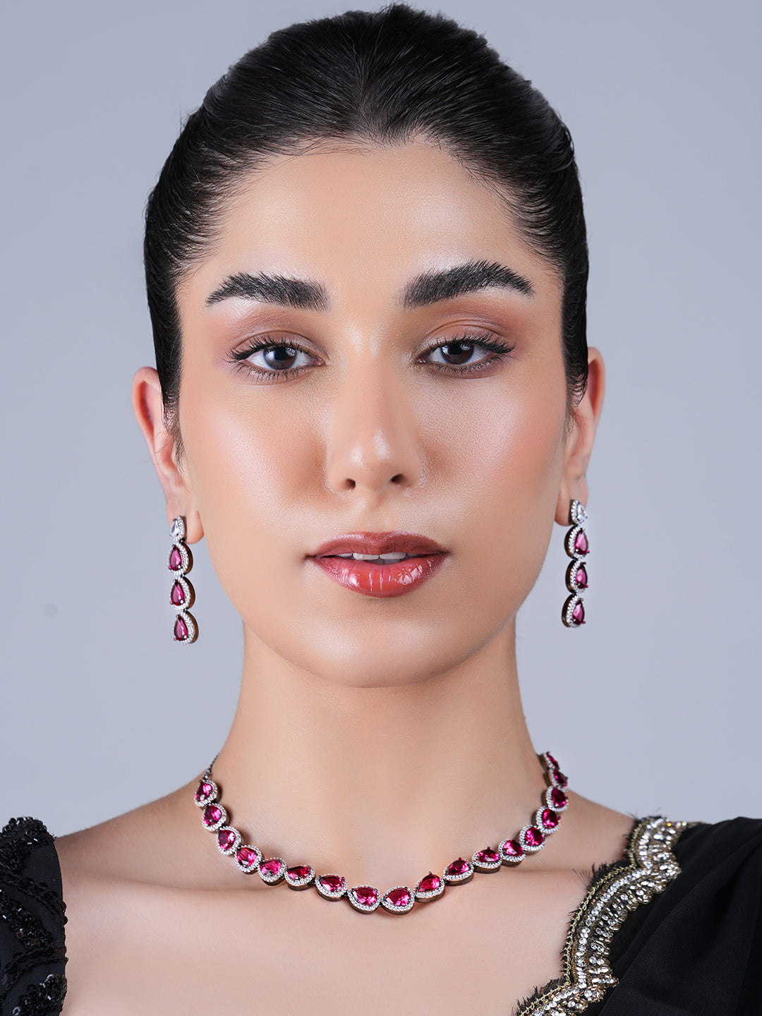 Single Line Black Polish AD Necklace
