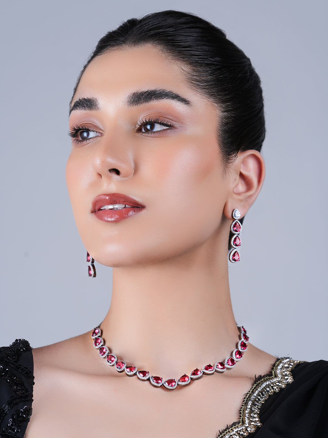 Single Line Black Polish AD Necklace