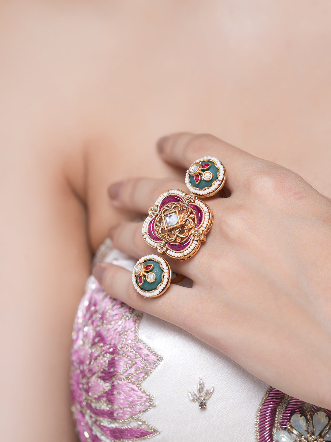 Heritage Two Finger Ring