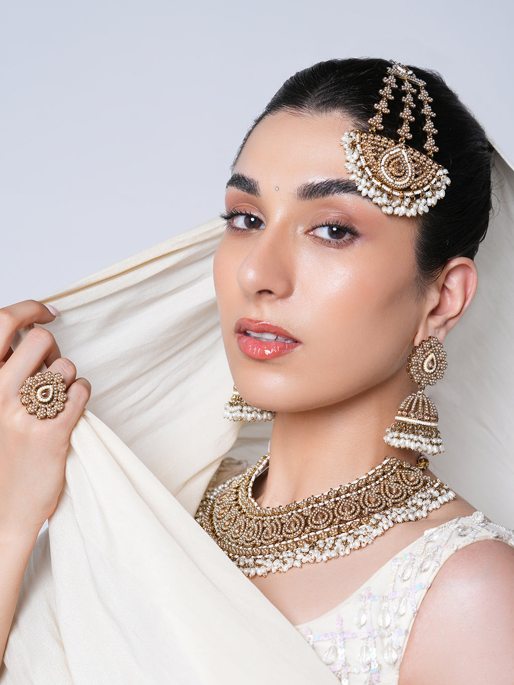 White Reverse AD Heavy Bridal Set