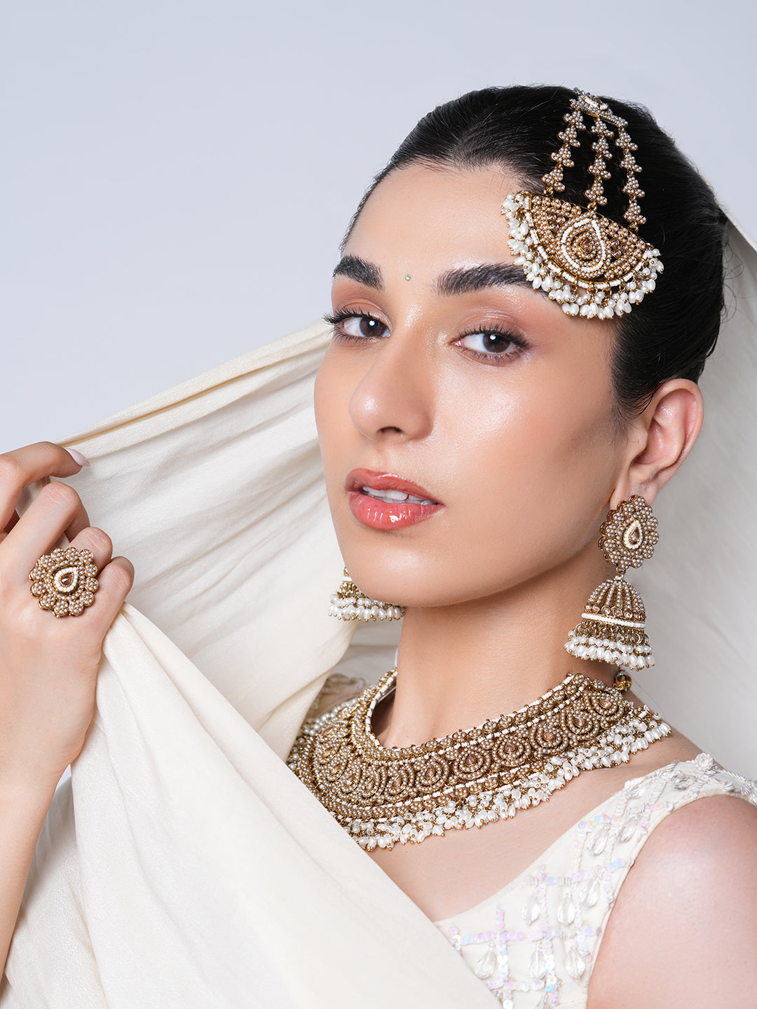 White Reverse AD Heavy Bridal Set