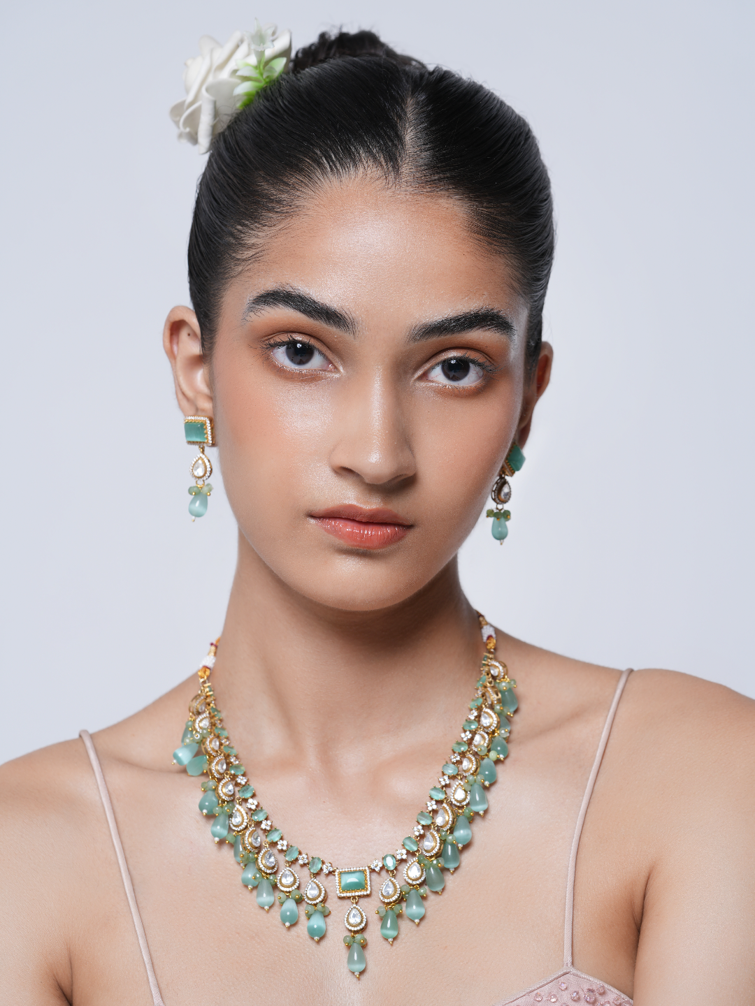 Beautiful Turquoise Stones Necklace