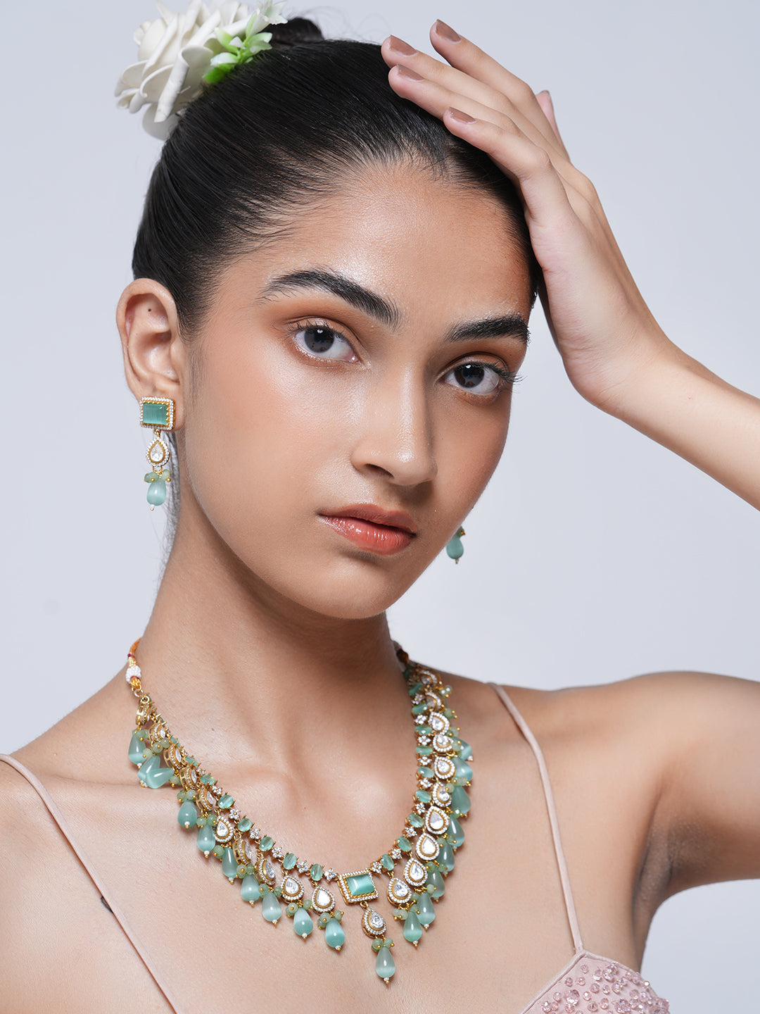Beautiful Turquoise Stones Necklace