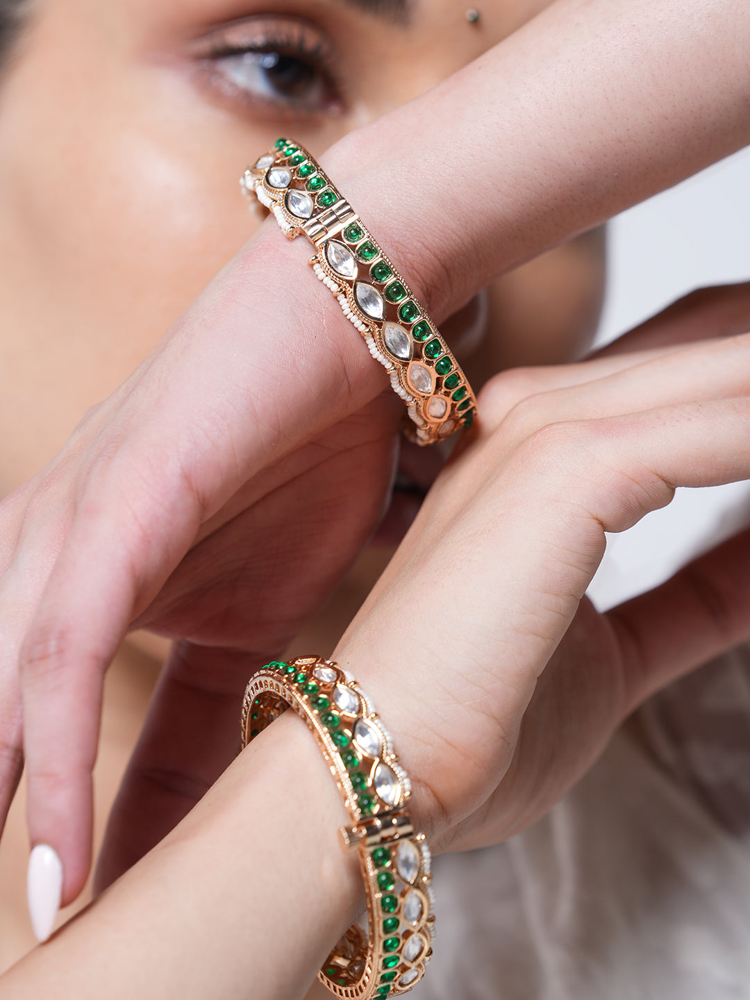 Green Stone Kundan Bangles