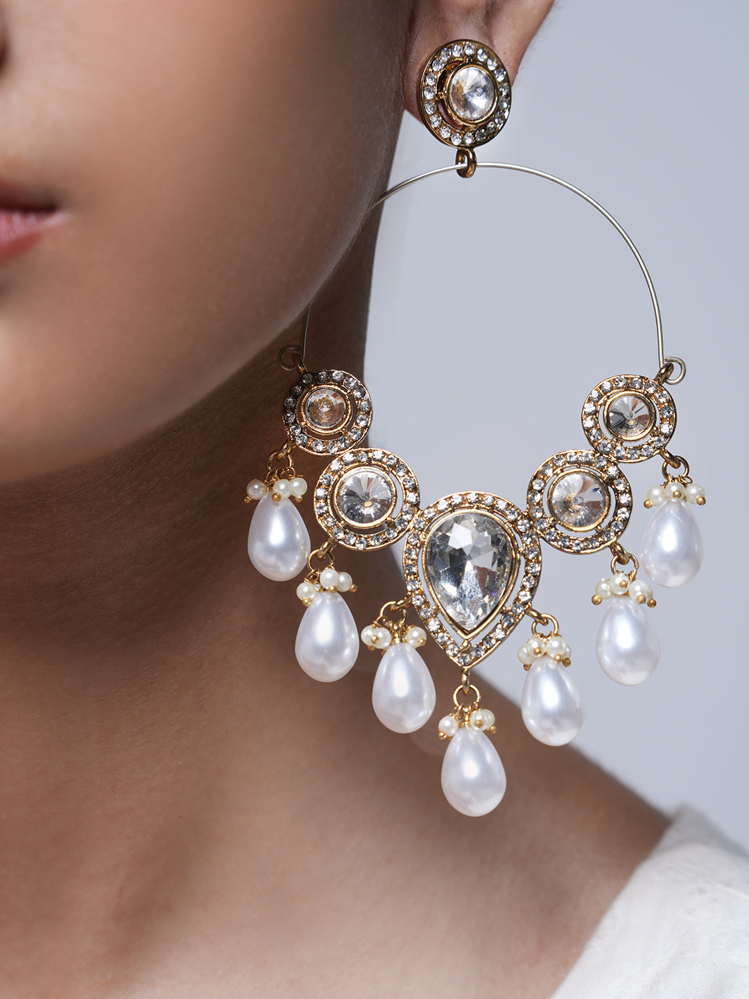 Round Mehendi Polish Kundan Earrings