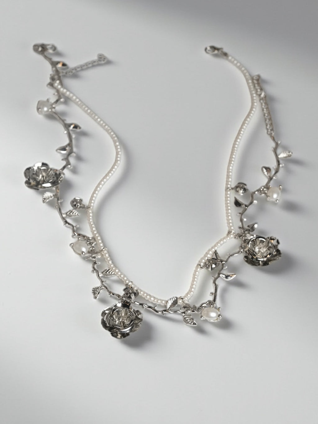 Light Luxury Beaded Stacked Flower Collarbone Necklace