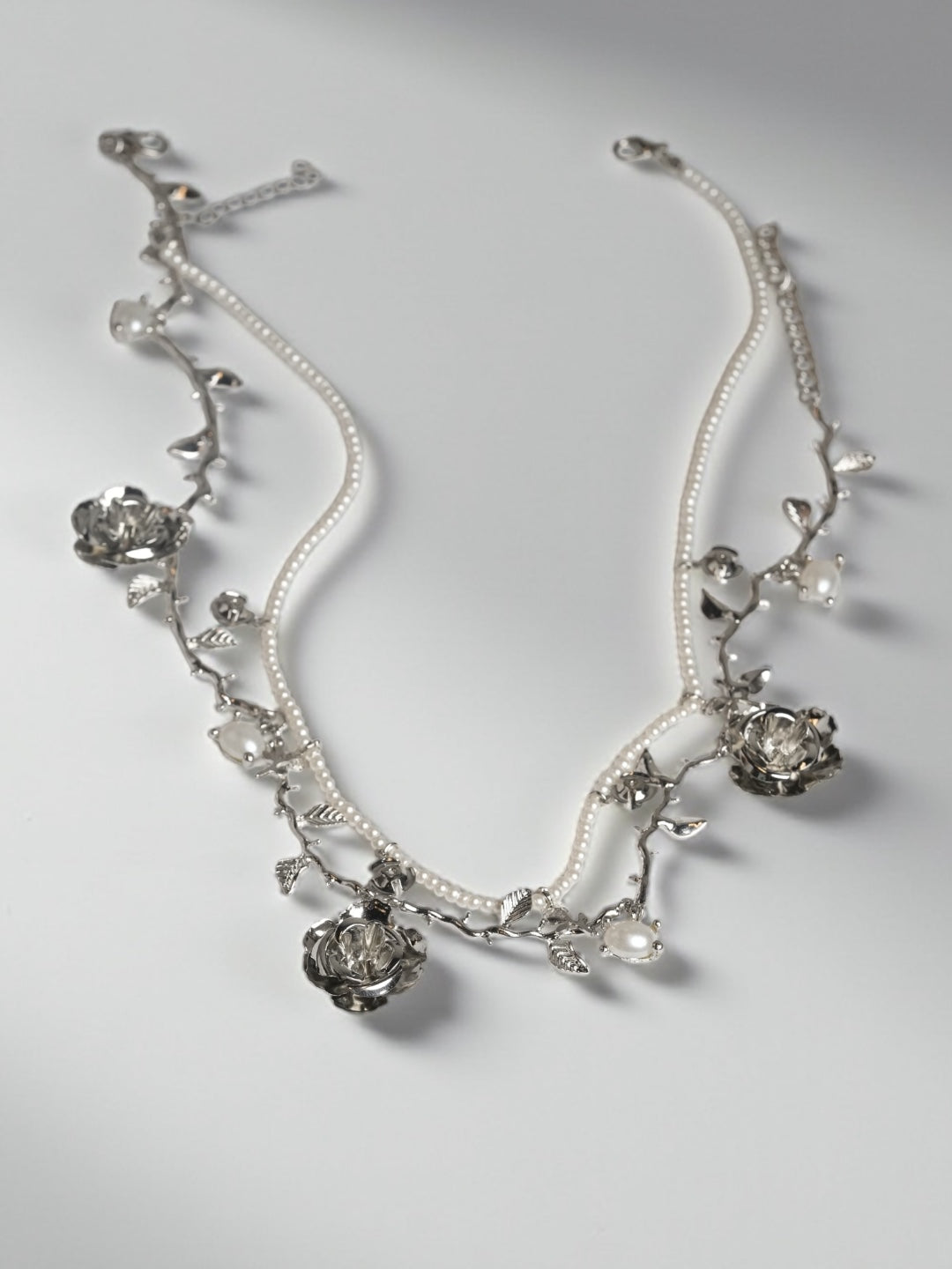 Light Luxury Beaded Stacked Flower Collarbone Necklace