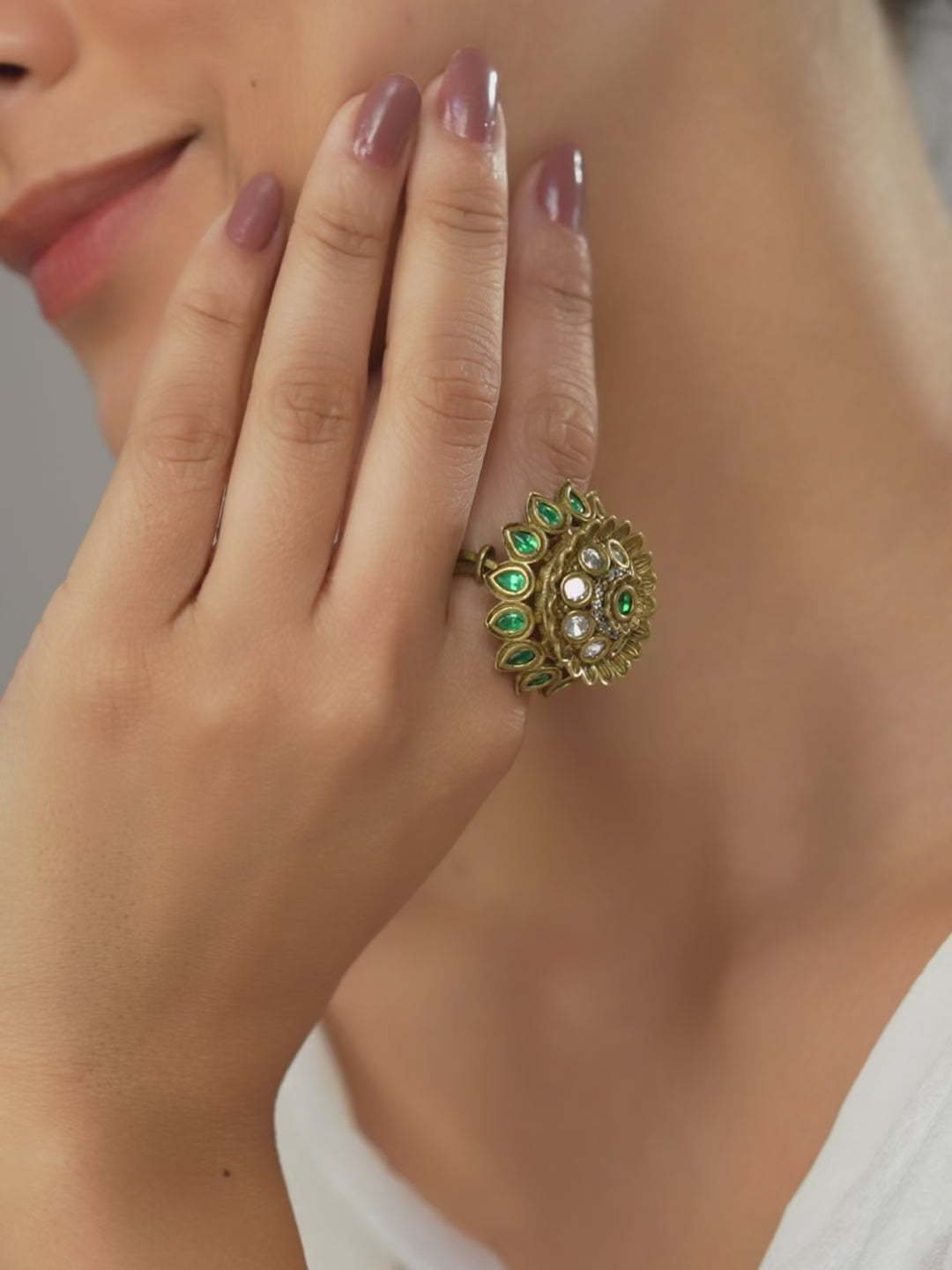 Emerald Noor Ring